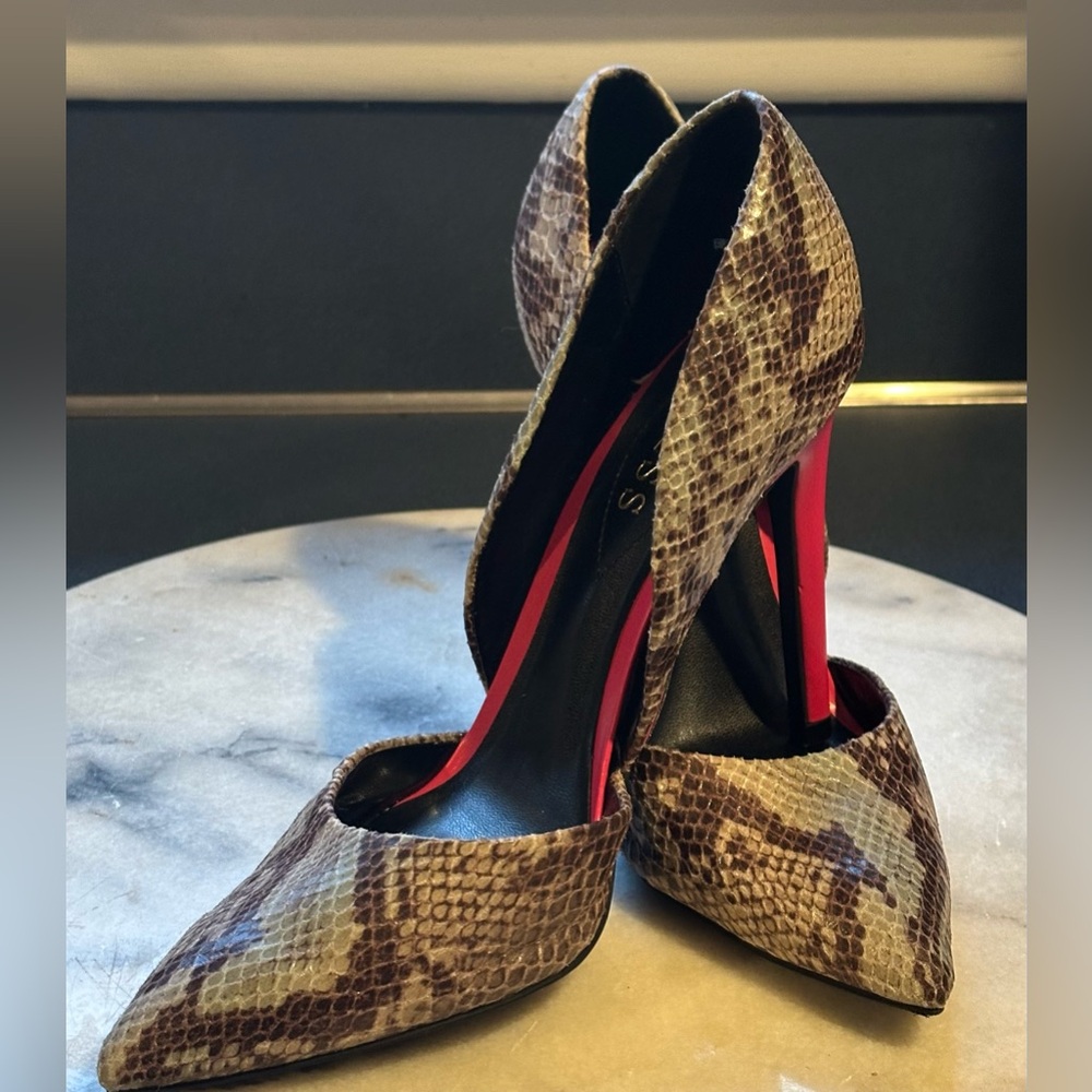 GUESS Brown Gray & Pink Accent Snakeskin Dorsey Stilettos  Heels Sz 9M
